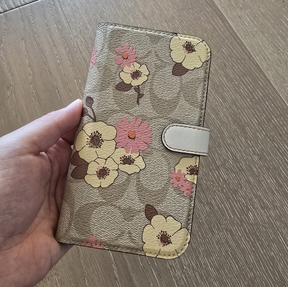 COACH iPhone 13 Pro Signature Canvas Floral Print Light Khaki folio wallet case